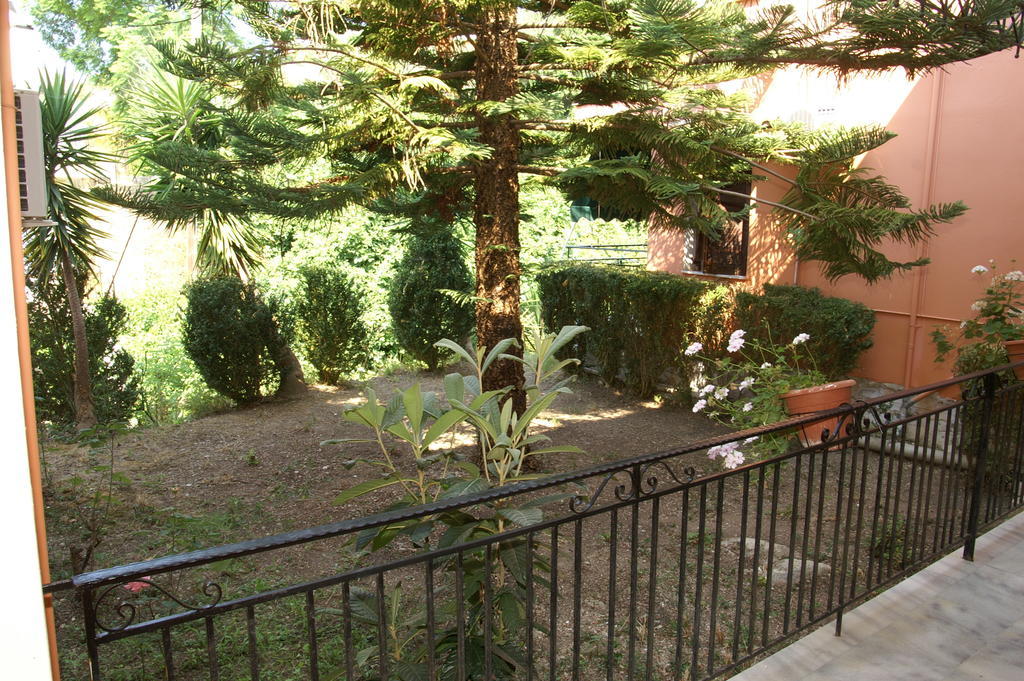 Milos Studios Parga Esterno foto